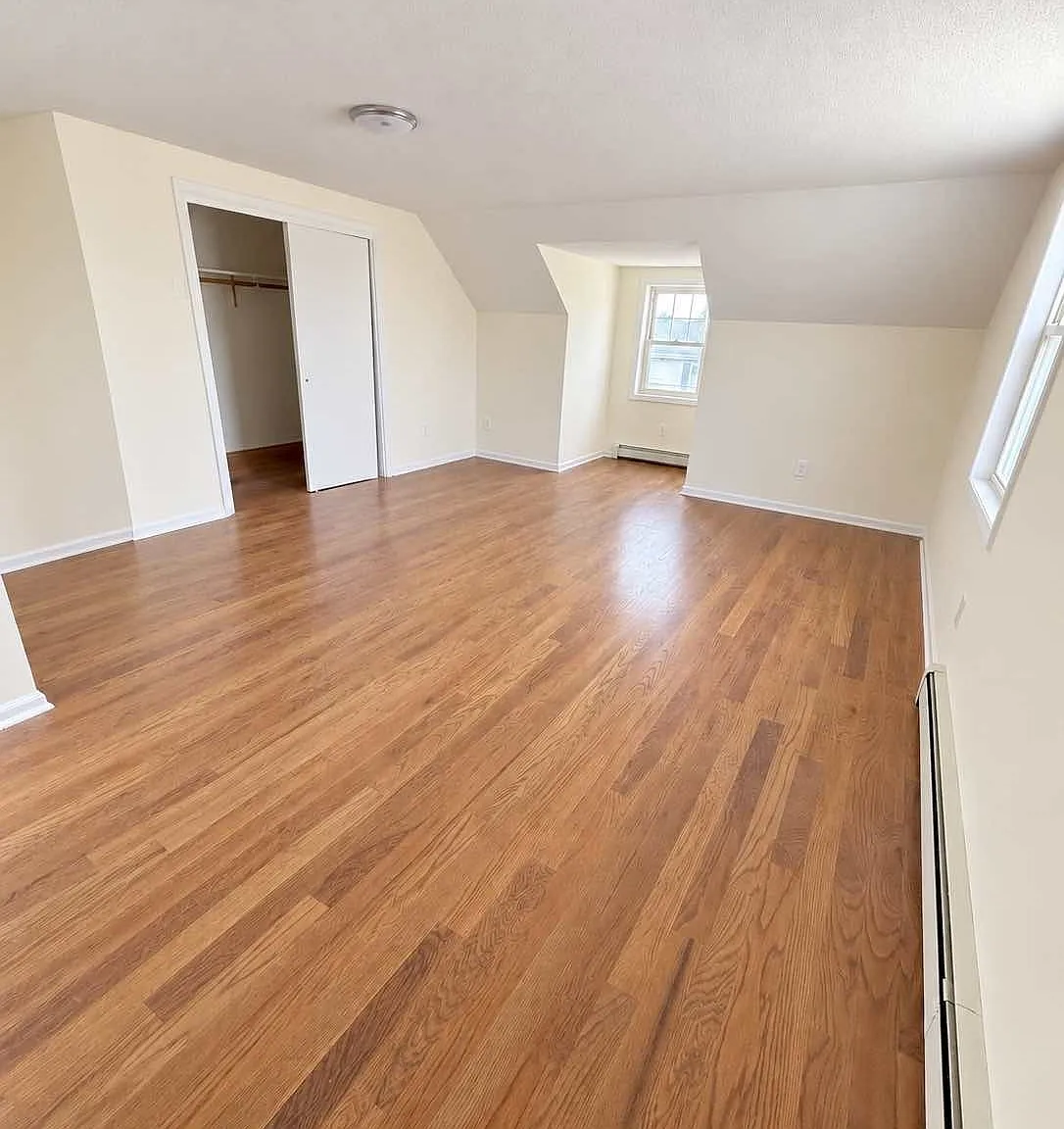 4 bed, 2.0 bath, 2646 sqft, $4,750 — Photo 4