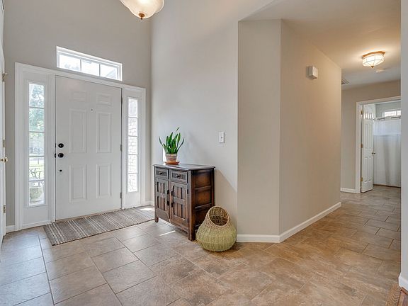 4th image of 3127 Millbank Ln