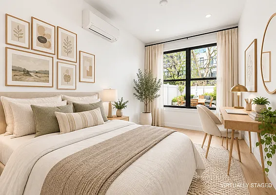 Bedroom, photo 1
