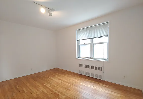 Rented by Bond New York | media 9