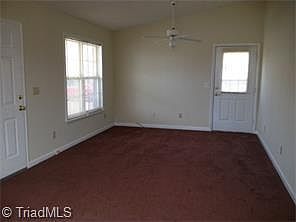 5th image of 1003 Bennett St