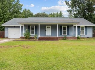 810 Whispering Pines Rd, Fayetteville, NC 28311