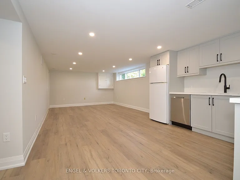 139 Queen St #BASEMENT — Photo 5