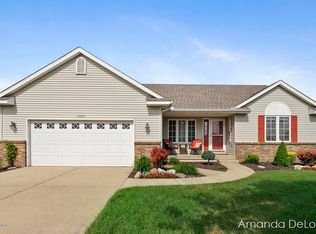7483 Russell Dr, Hudsonville, MI 49426