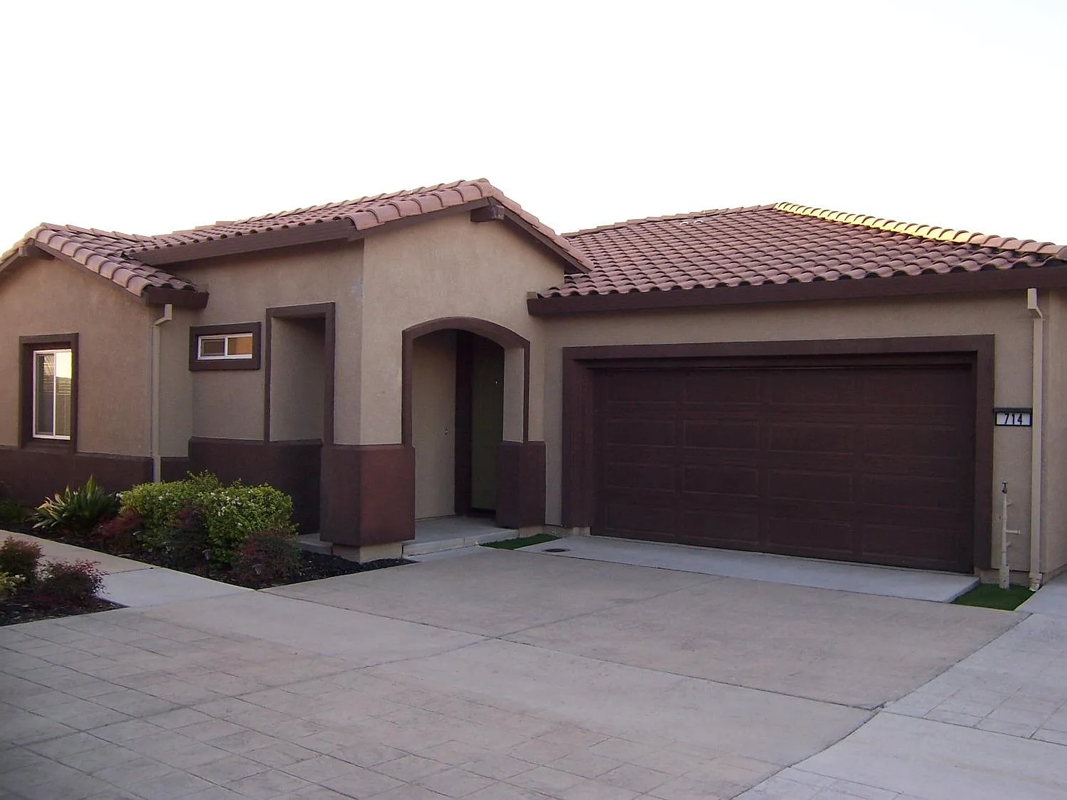 714 Machado St photo 1