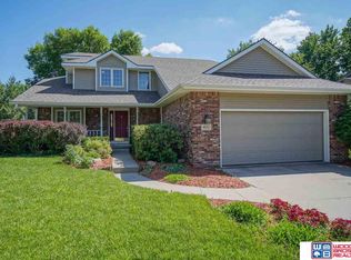 8121 Meredeth St, Lincoln, NE 68506