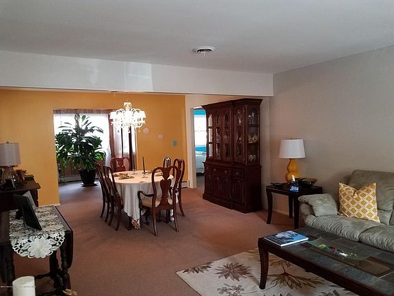 5th image of 13 Beaverbrook Dr