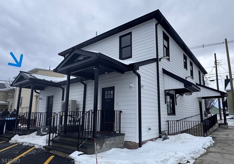 1st image of 1122 East Blvd #A