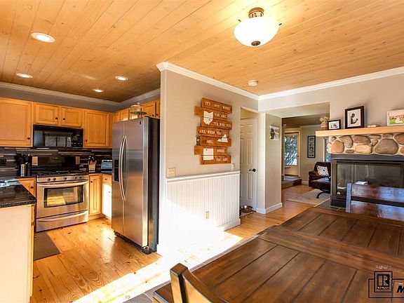 5th image of 3005 Village Dr Unit 4