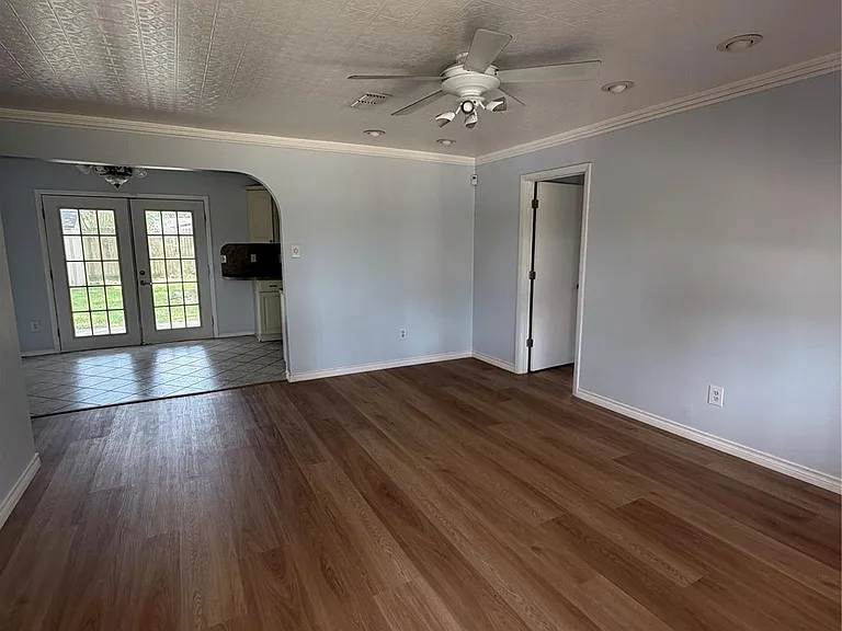 10415 Norton Dr — Photo 17