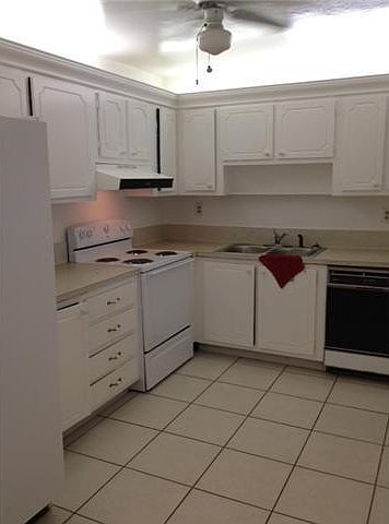 1st image of 4135 NW 88th Ave