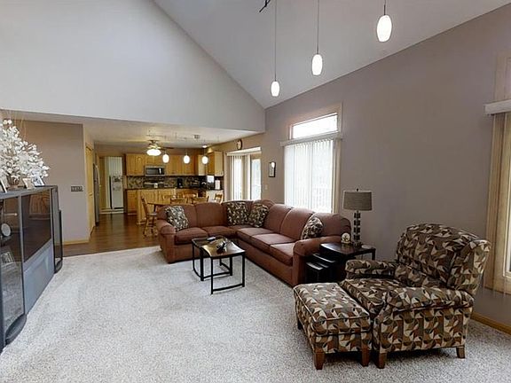 4th image of 7552 Pleasant Run Dr