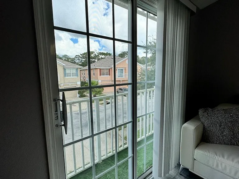 8326 Shallow Creek Ct — Photo 17