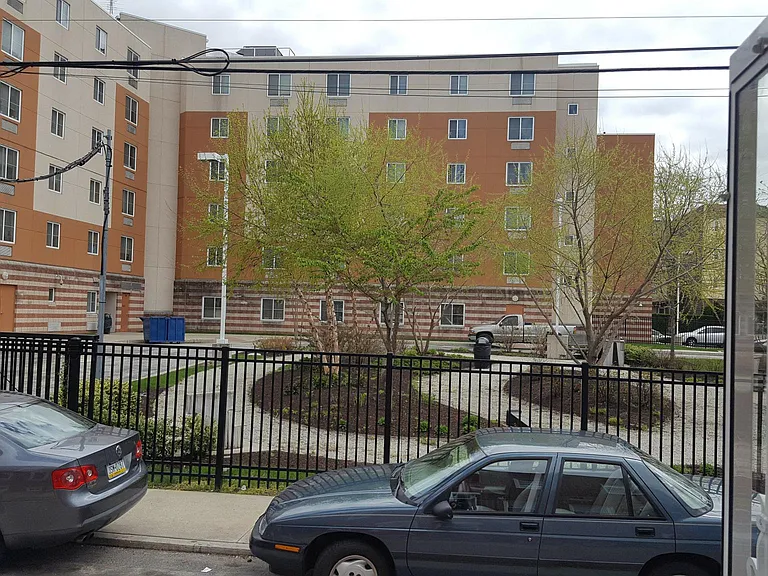3415 Mount Vernon St — Photo 21