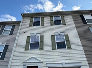 12 Council Ct, Falling Waters, WV 25419