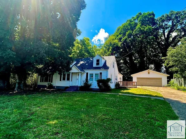 71 Cherward St, Collinsville, VA 24078