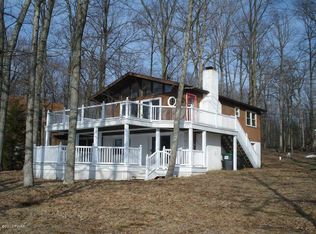 145 E Lake Dr, Milford, PA 18337