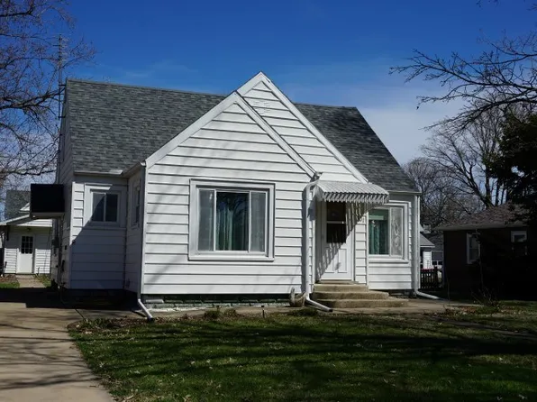 307 N Lilac St, Elmwood, IL 61529