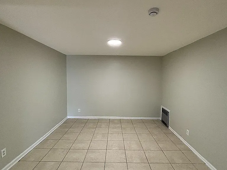 809 Summer Ave #5D — Photo 2