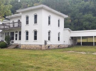 1064 W Main St, Ionia, MI 48846