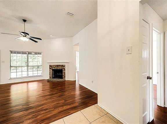 4th image of 628 Beatty Dr