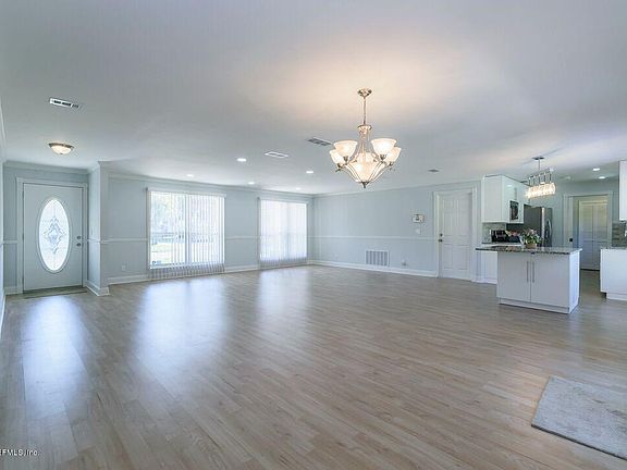 4th image of 4738 Tara Woods Dr E
