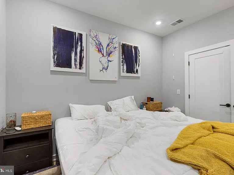 919 N 15th St #1R — Photo 12