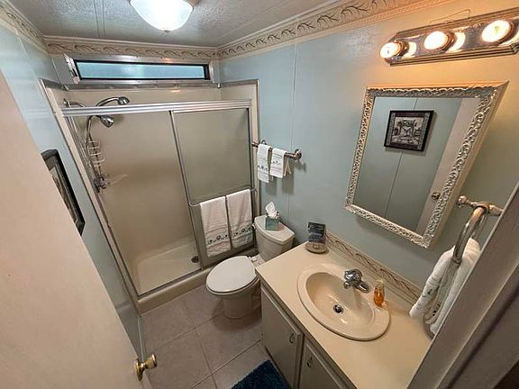 3rd image of 410 Beaver Run St