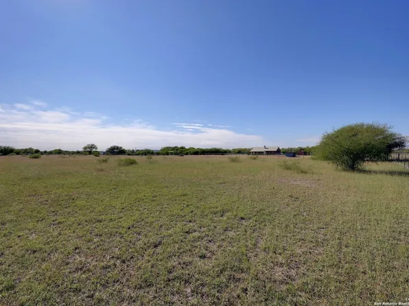 TBD CR 5718 E LOT 4, Natalia, TX 78059