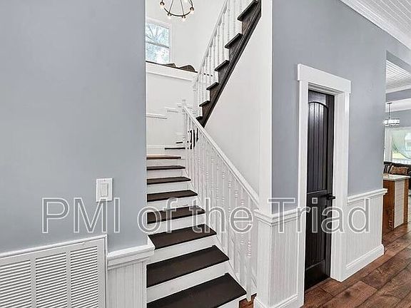 3rd image of 121 N Alma St