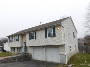 4 Brook Rd, Walden, NY 12586