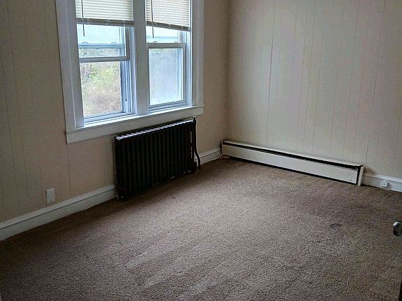 3rd image of 206 W 28th St #2