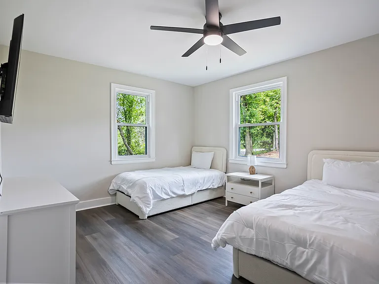 1734 Drexel Ave — Photo 13