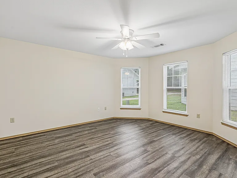 Mariner Pointe — Photo 15