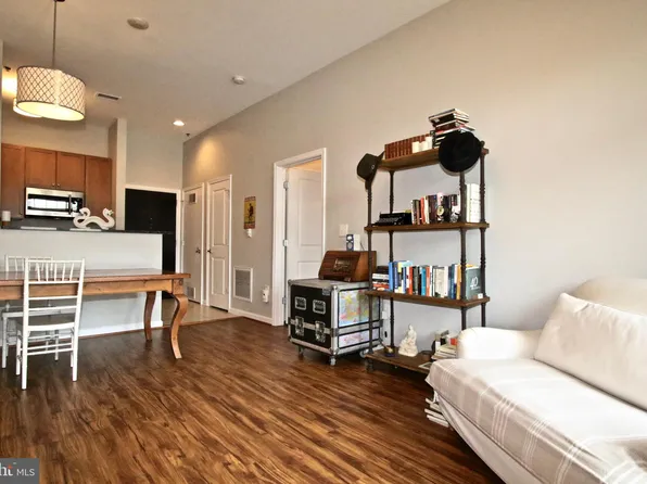 309 Holland Ln Unit 302, Alexandria, VA 22314