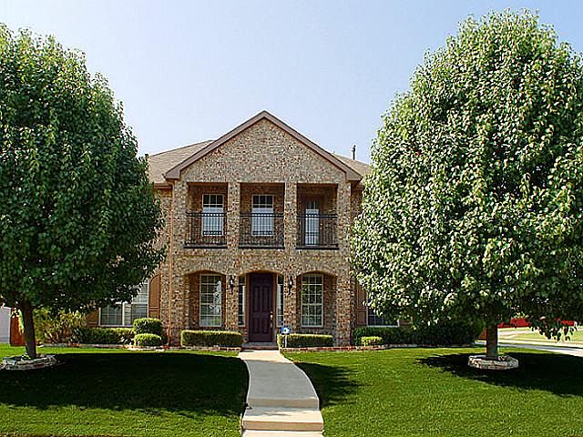 1st image of 110 Oakbluff Dr