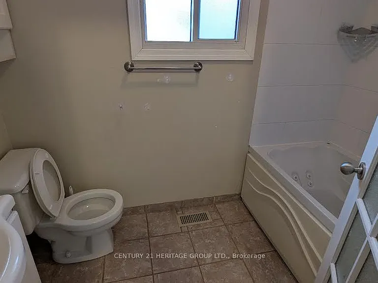 712 Victory Dr #MAIN — Photo 8