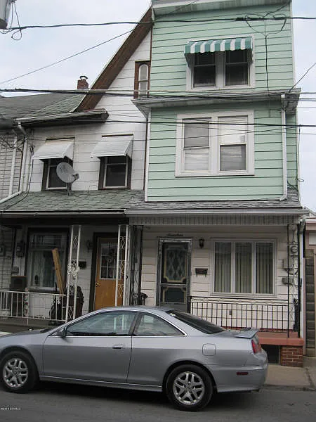 17 S Rock St photo 1