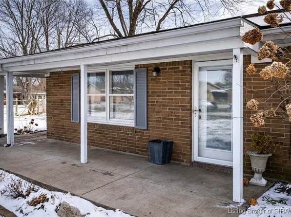 148 Locust Street, Charlestown, IN 47111