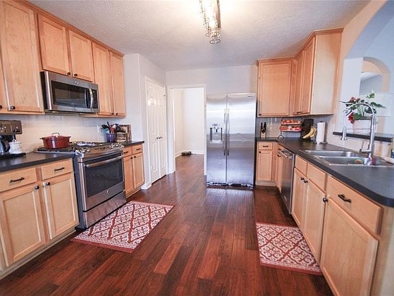 4th image of 6203 Hubbell Dr