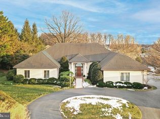 900 Leeward Ct, York, PA 17403