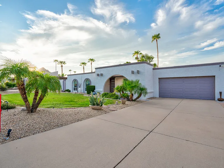 2532 E Desert Cove Ave — Photo 40