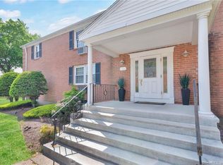 15 Brewster Rd APT C, Glastonbury, CT 06033