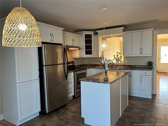 4th image of 80 Lakeburn Ave #102