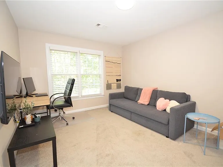 11210 Donnington Dr — Photo 10