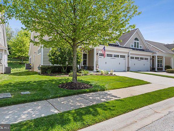 2nd image of 1070 Balfour Cir