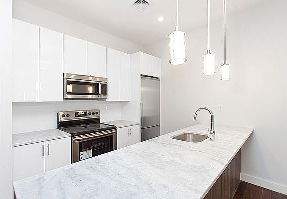 3rd image of 49 E 7th St APT 1
