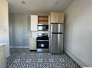 239 Halladay St #2R, Jersey City, NJ 07304