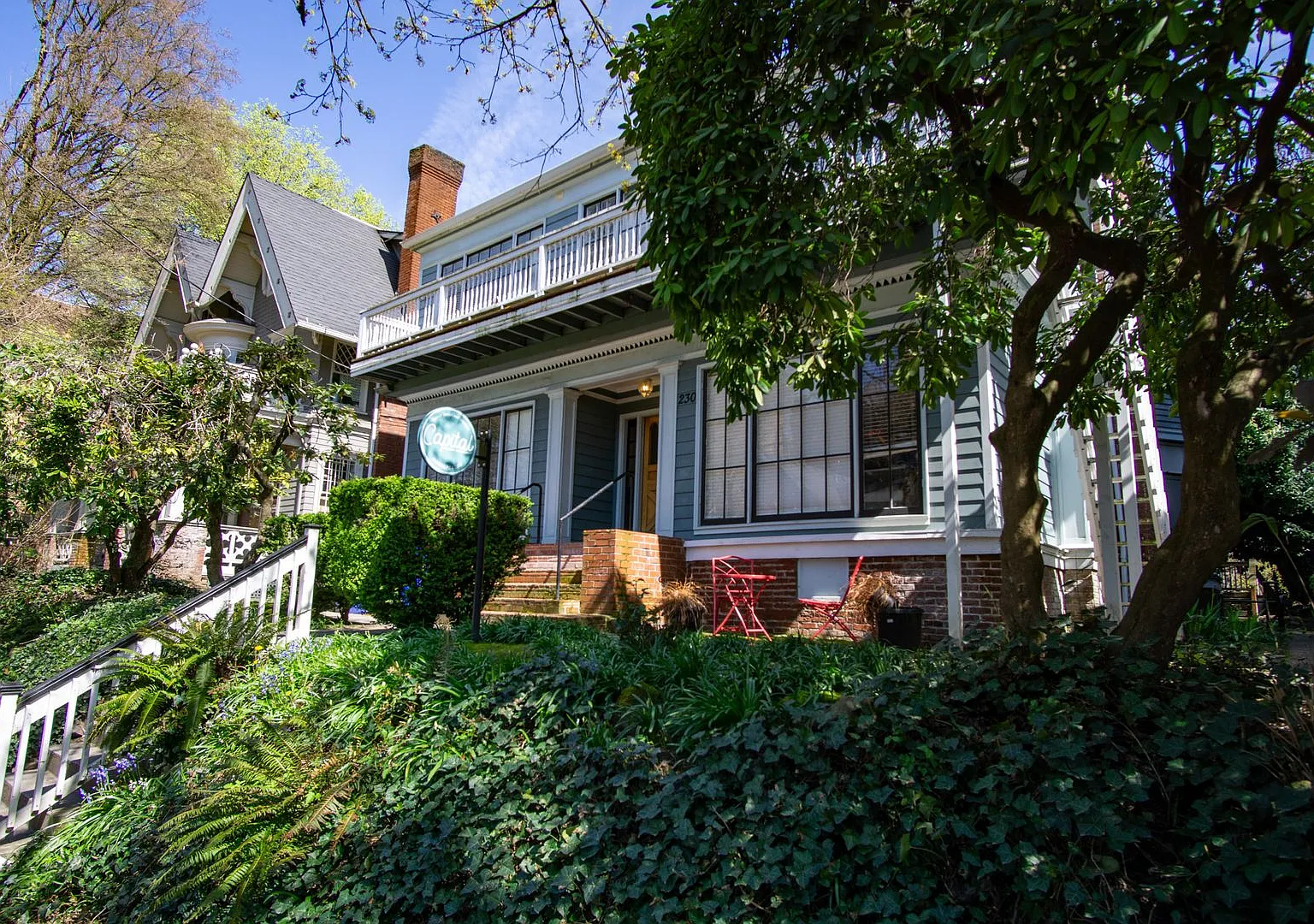 Beautiful Nob Hill 1-Bed w/Private Entry & Patio! — Photo 2
