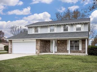 417 Green Haven Dr, Swansea, IL